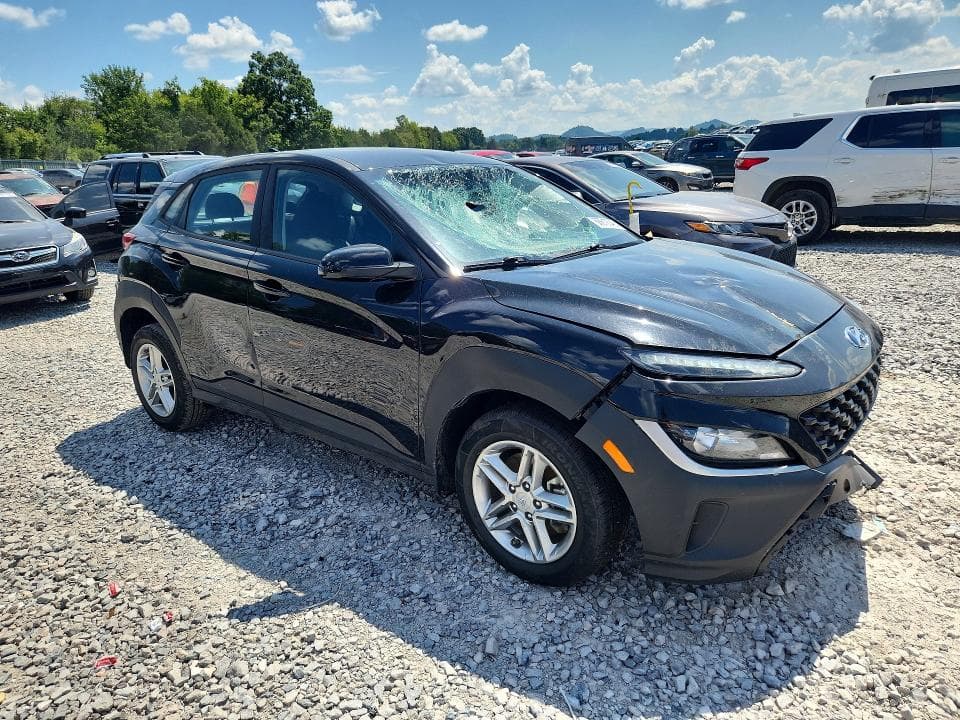 2023 HYUNDAI KONA SE 4