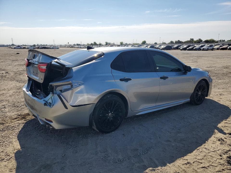 2019 TOYOTA CAMRY SE 3