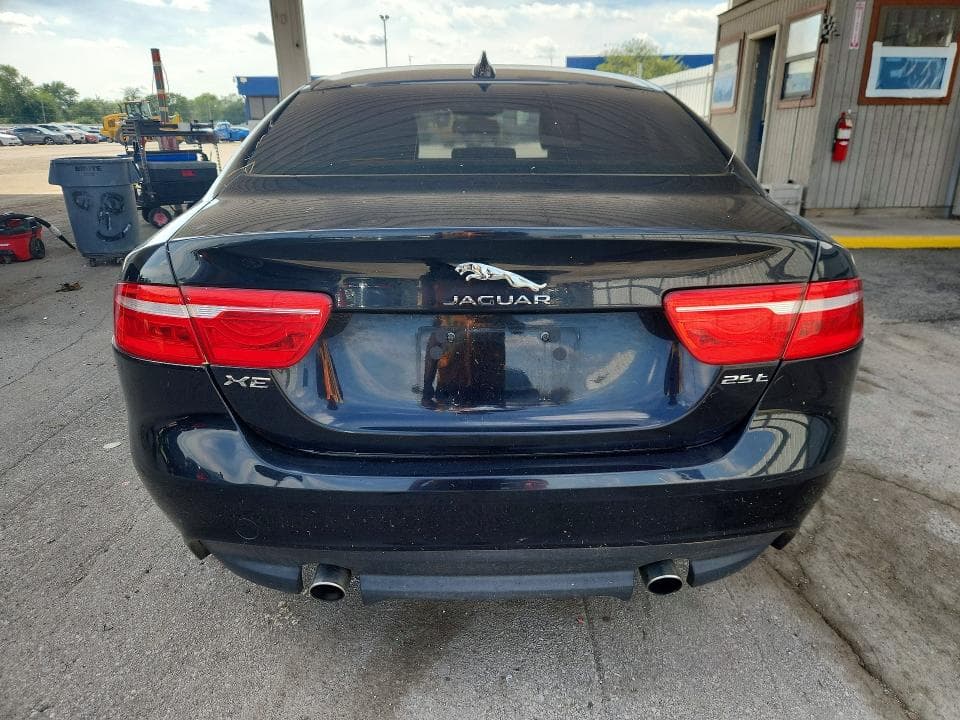 2018 JAGUAR XE 6