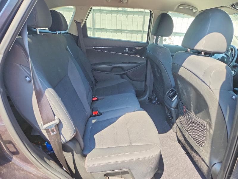 2019 KIA SORENTO LX 11