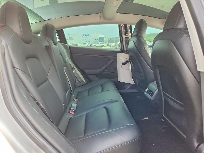 2018 TESLA MODEL 3 10