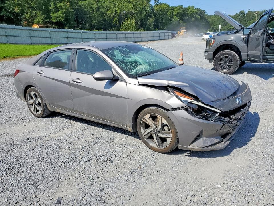 2023 HYUNDAI ELANTRA SEL 4