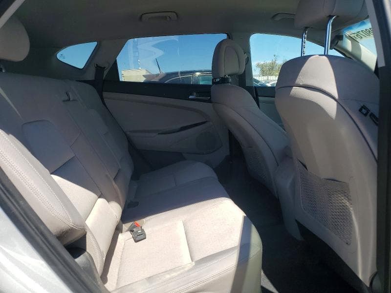 2017 HYUNDAI TUCSON SE 11