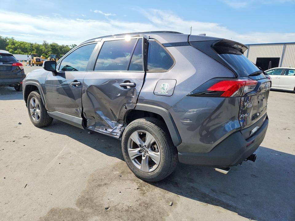 2022 TOYOTA RAV4 XLE 2