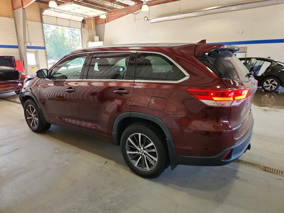 2017 TOYOTA HIGHLANDER XLE 2