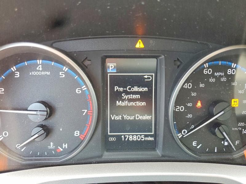2018 TOYOTA RAV4 LE 9