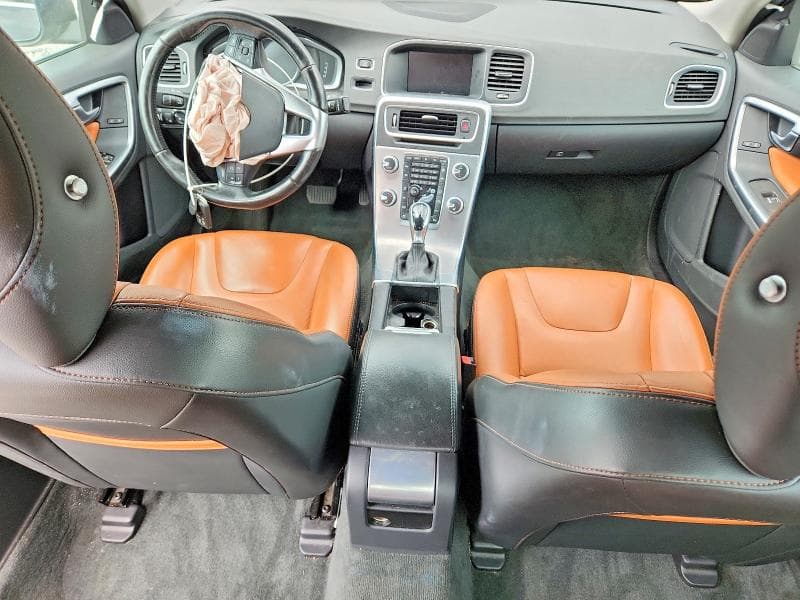 2018 VOLVO S60 INSCRIPTION 8