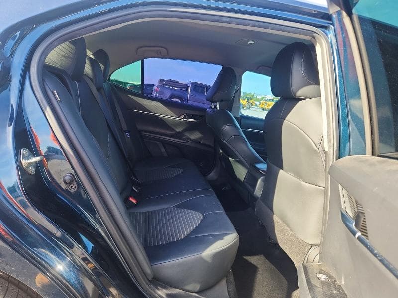 2020 TOYOTA CAMRY SE 10