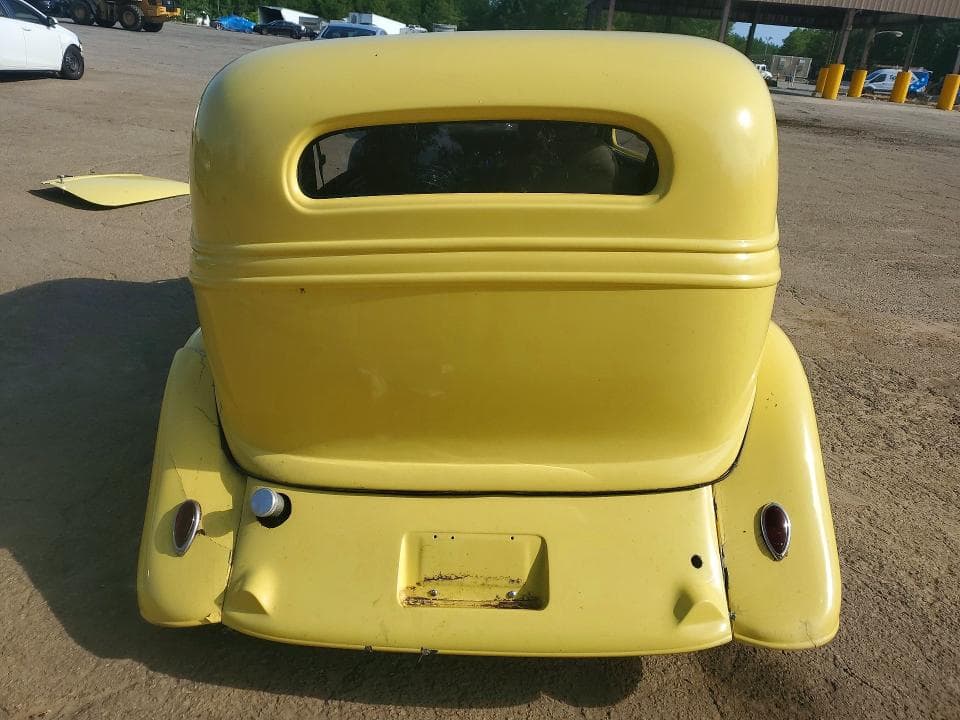 1934 FORD 2 DOOR 6
