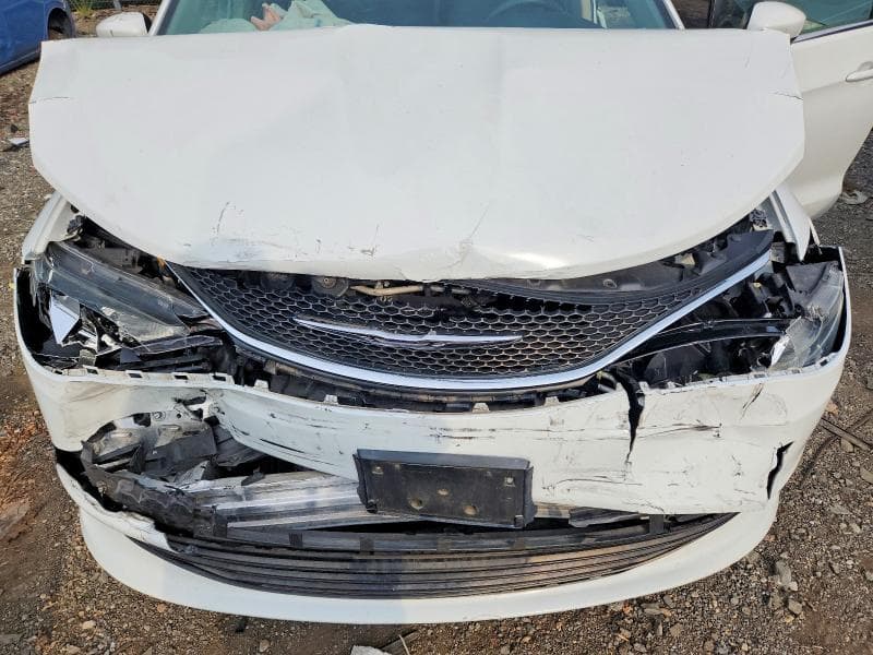 2017 CHRYSLER PACIFICA LX 12
