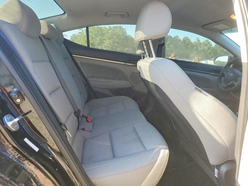 2018 HYUNDAI ELANTRA SEL 10