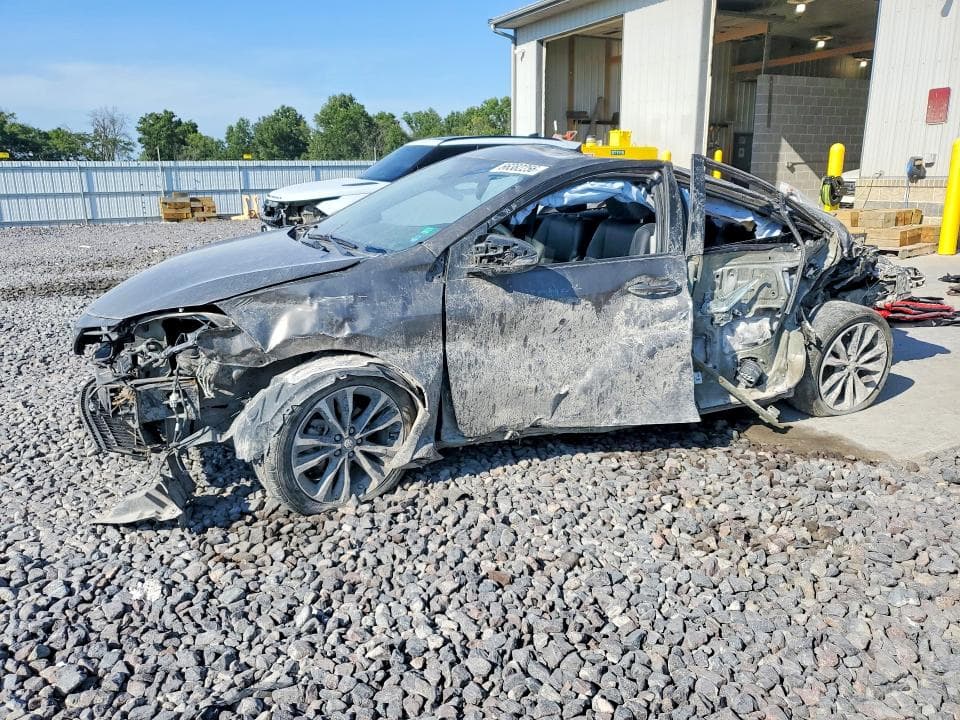 2017 TOYOTA COROLLA SE