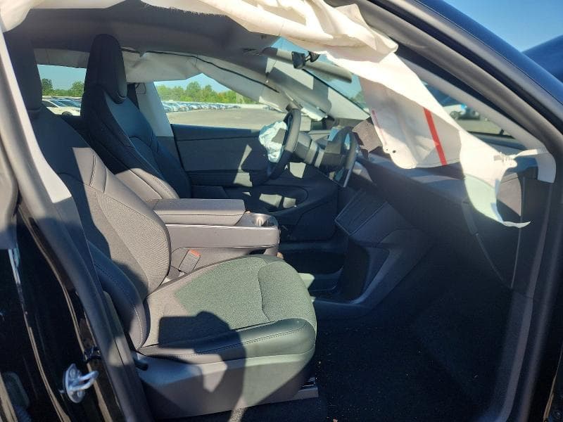 2026 TESLA MODEL Y 7