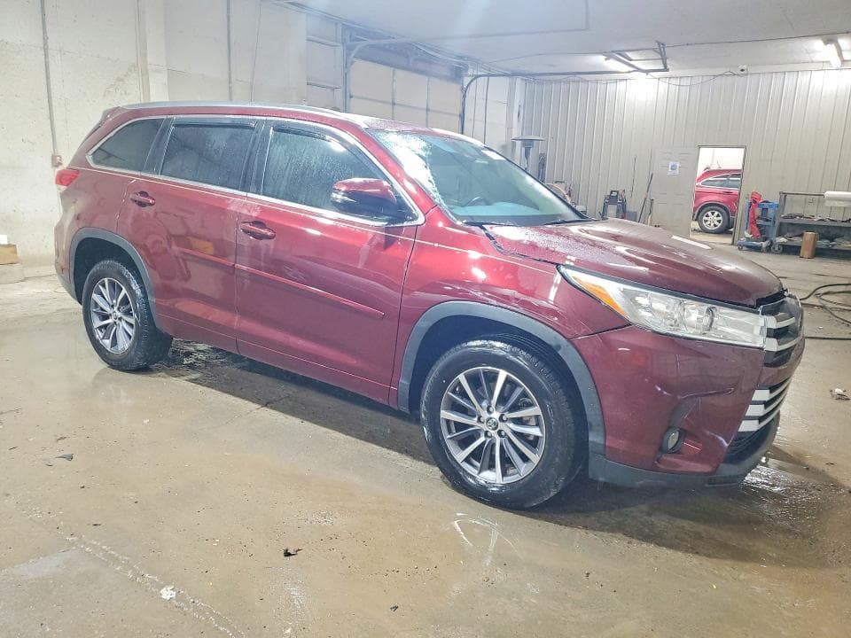 2017 TOYOTA HIGHLANDER XLE 4