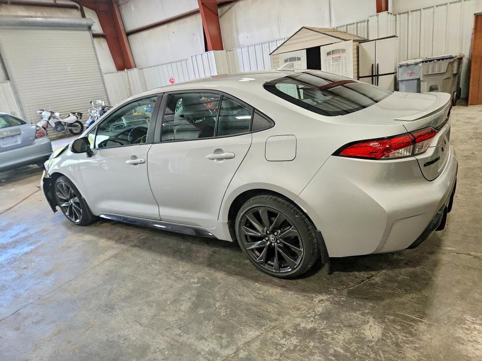 2025 TOYOTA COROLLA SE 2