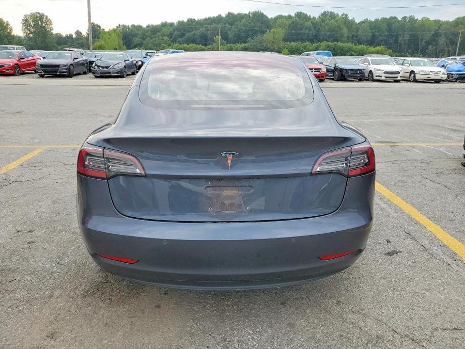 2018 TESLA MODEL 3 6