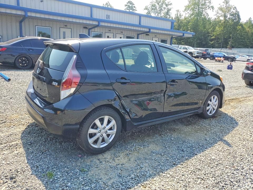 2017 TOYOTA PRIUS C TWO 3