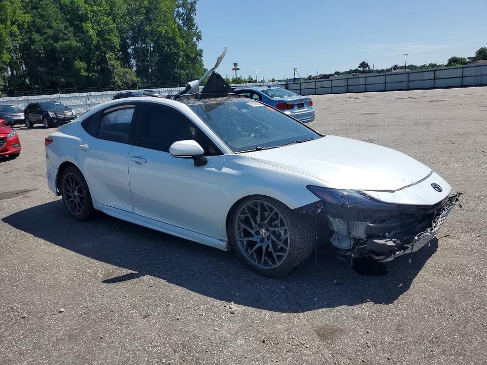 2025 TOYOTA CAMRY SE 4