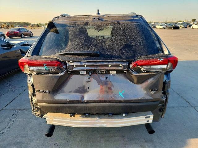 2025 TOYOTA RAV4 XLE PREMIUM 6