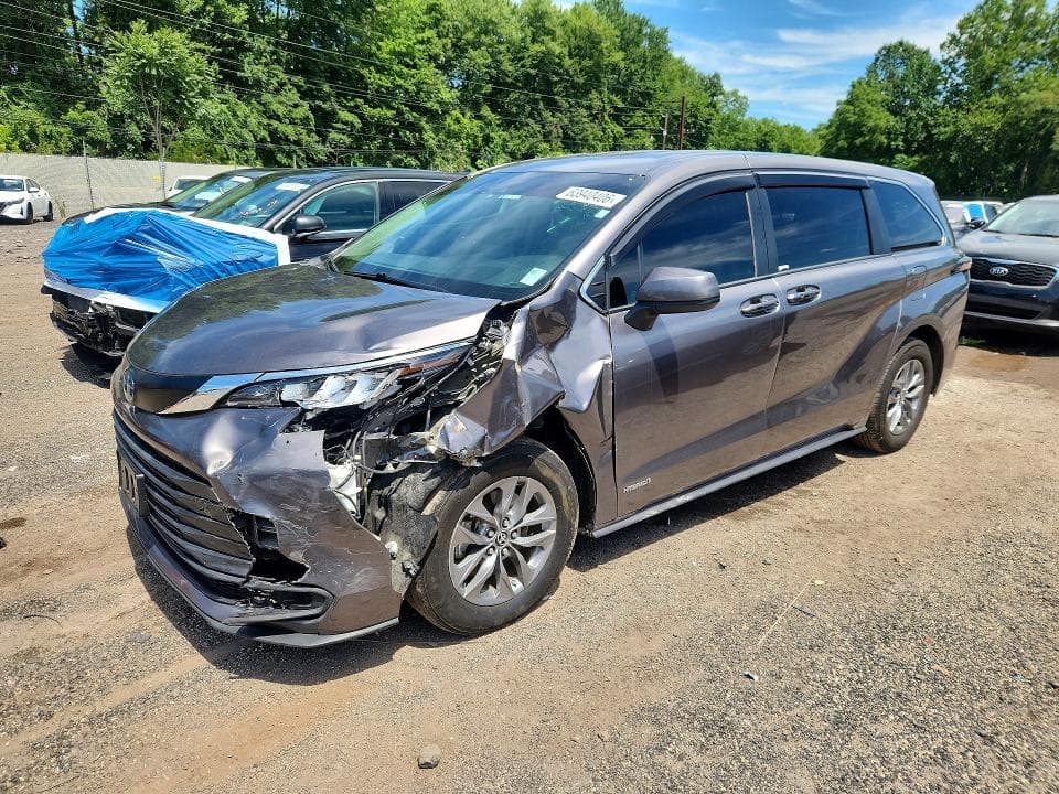 2021 TOYOTA SIENNA LE - 1