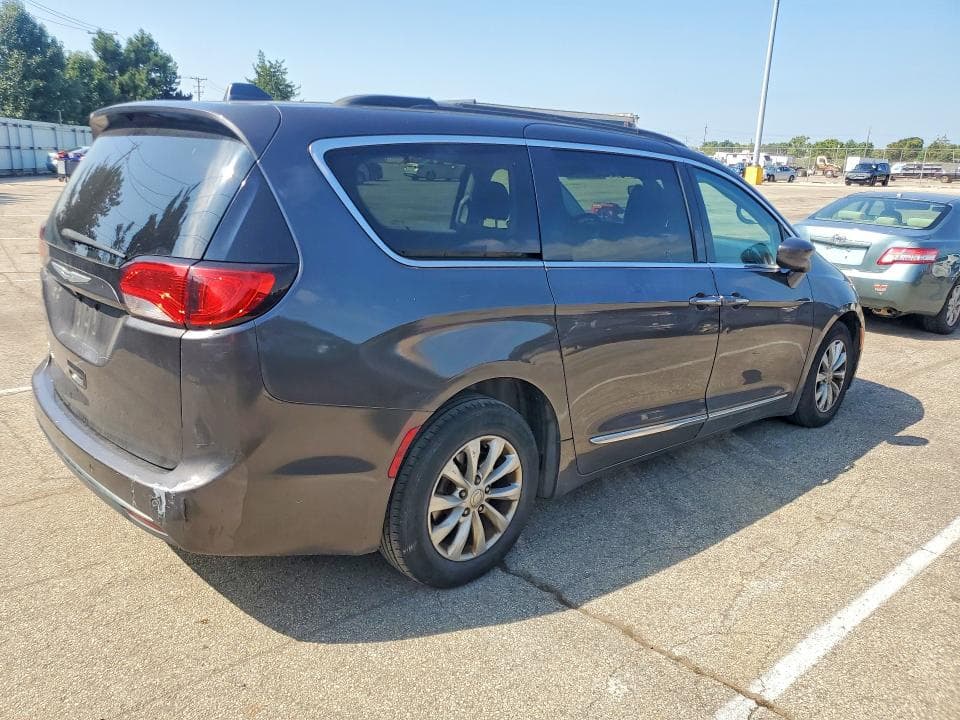 2017 CHRYSLER PACIFICA TOURING L 3
