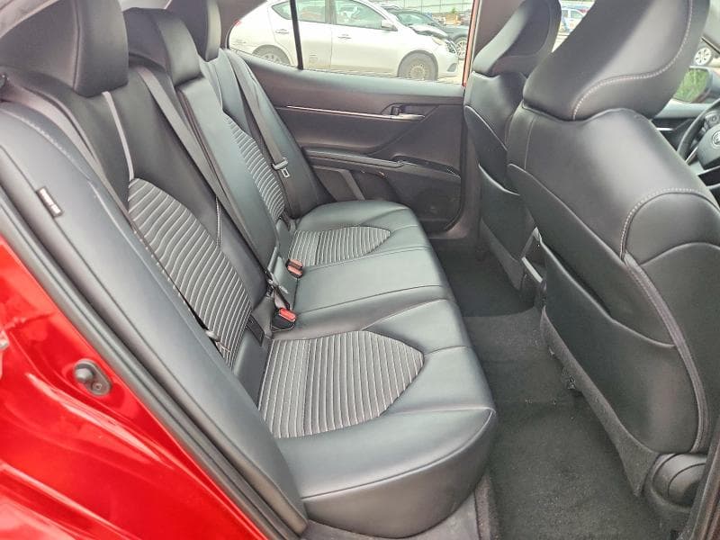 2020 TOYOTA CAMRY SE 10