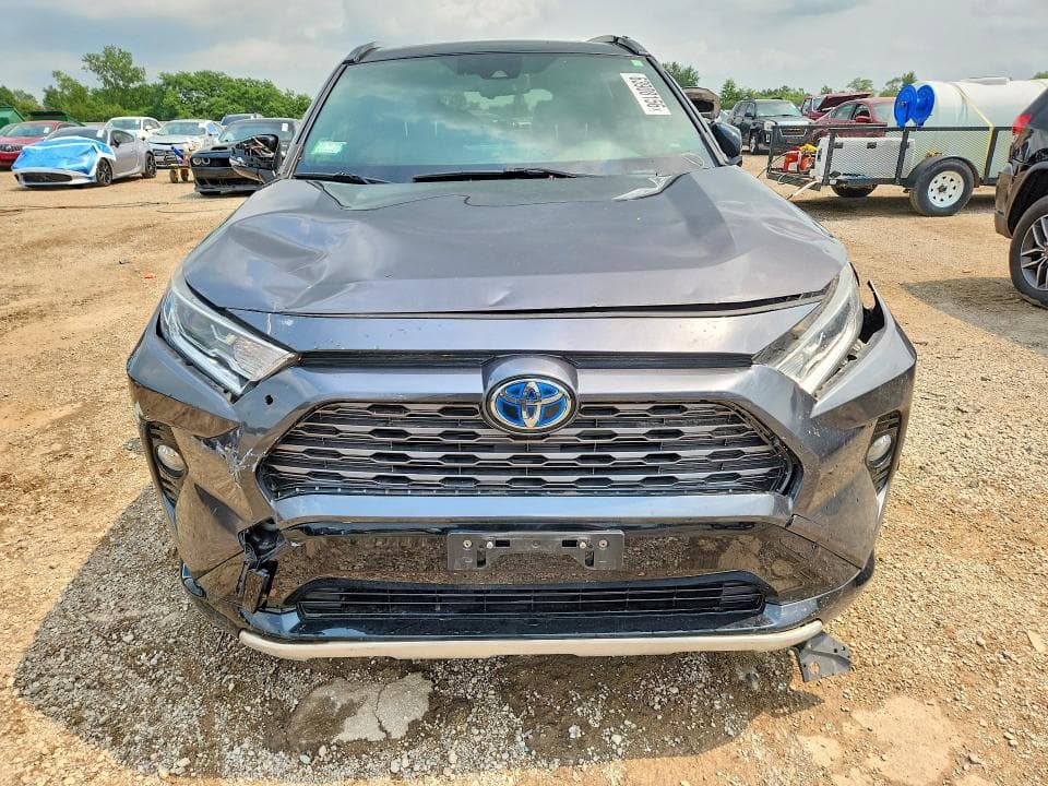 2019 TOYOTA RAV4 XSE 5