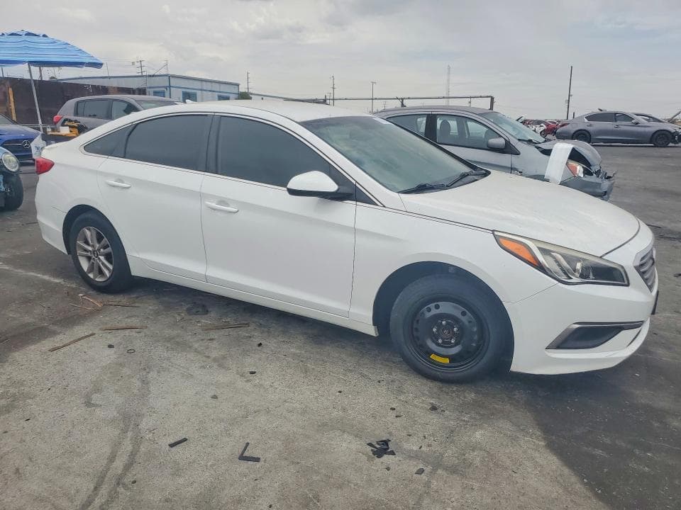 2017 HYUNDAI SONATA SE 4