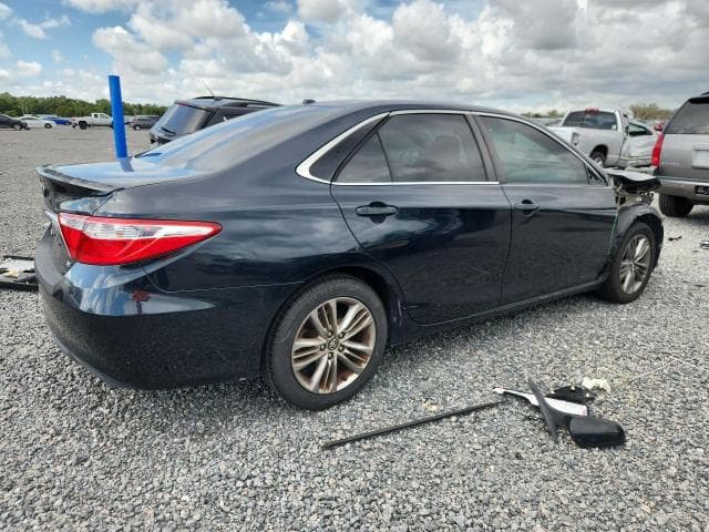 2017 TOYOTA CAMRY SE 3