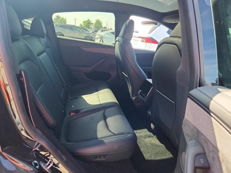 2026 TESLA MODEL Y 10