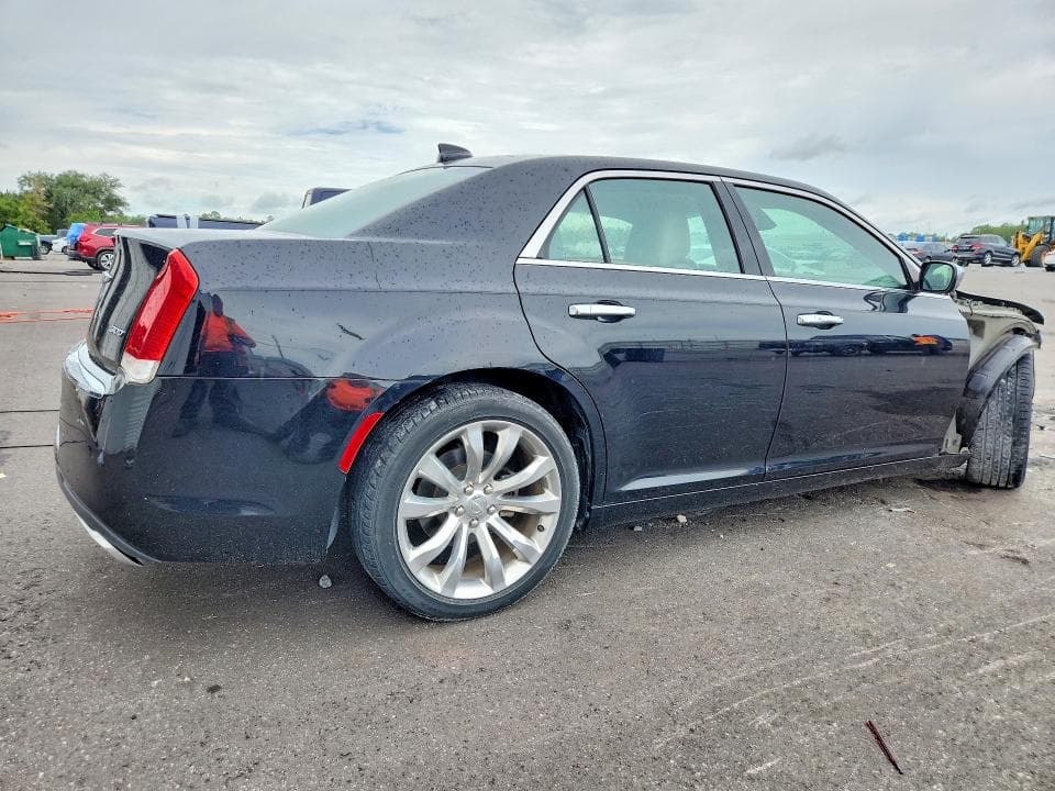 2018 CHRYSLER 300 LIMITED 3
