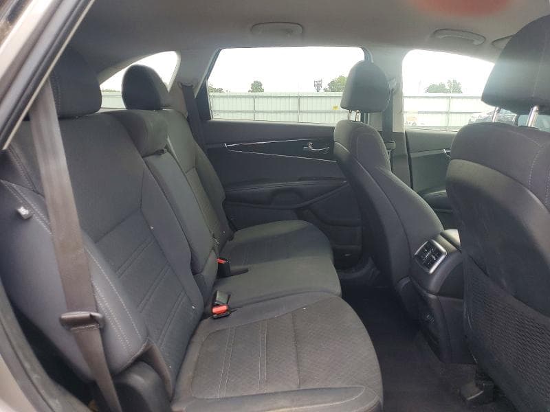 2018 KIA SORENTO L 11