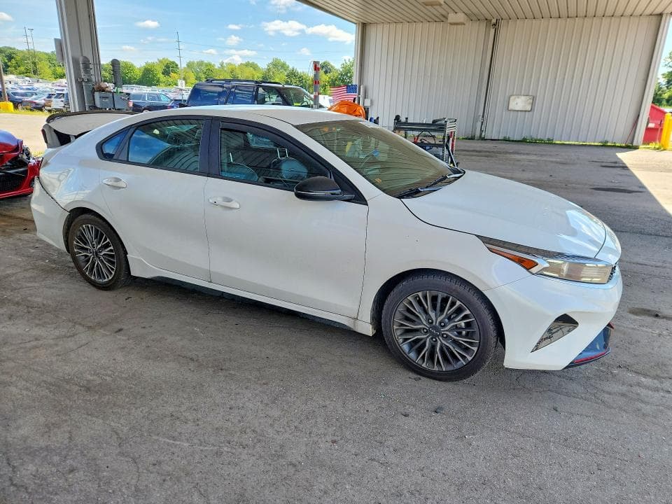 2023 KIA FORTE GT LINE 4