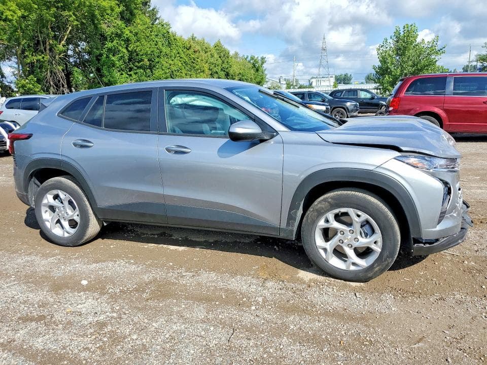 2025 CHEVROLET TRAX LS 4