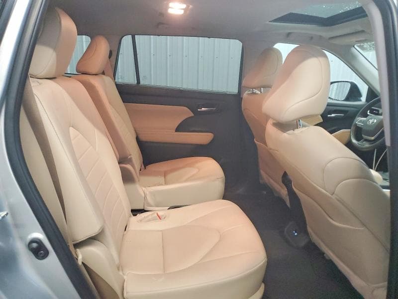 2024 TOYOTA HIGHLANDER HYBRID XLE 11