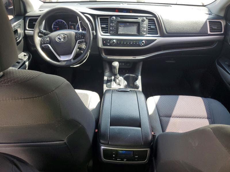 2019 TOYOTA HIGHLANDER LE 8