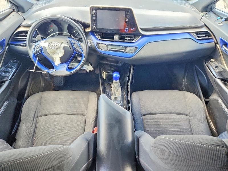 2019 TOYOTA C-HR XLE 8