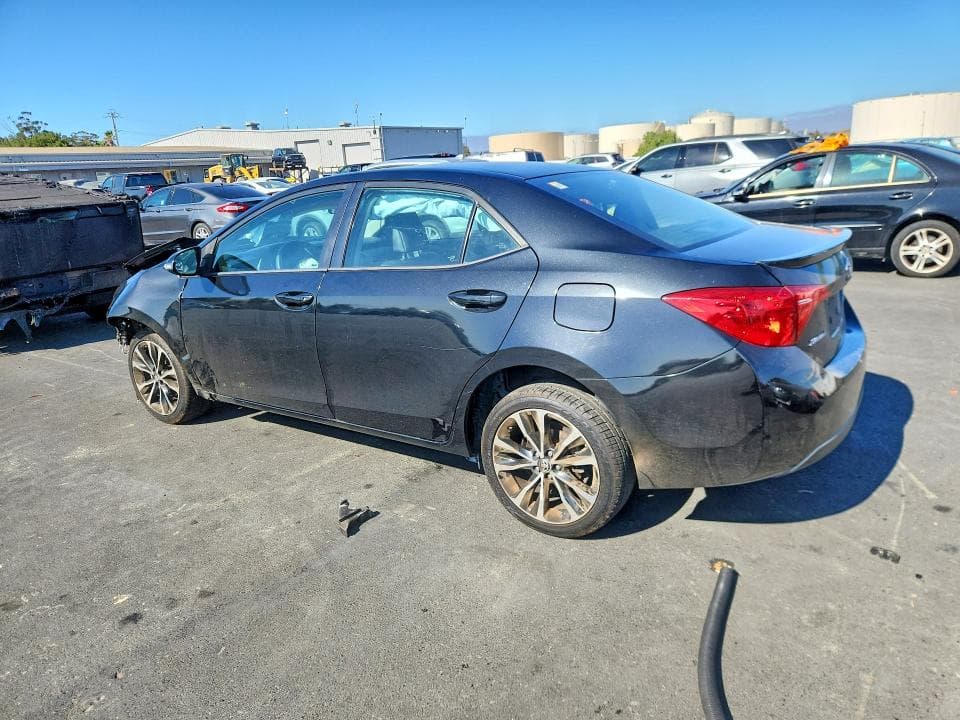 2017 TOYOTA COROLLA SE 2