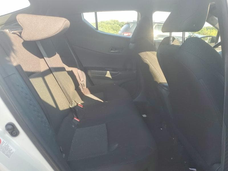 2018 TOYOTA C-HR XLE 11