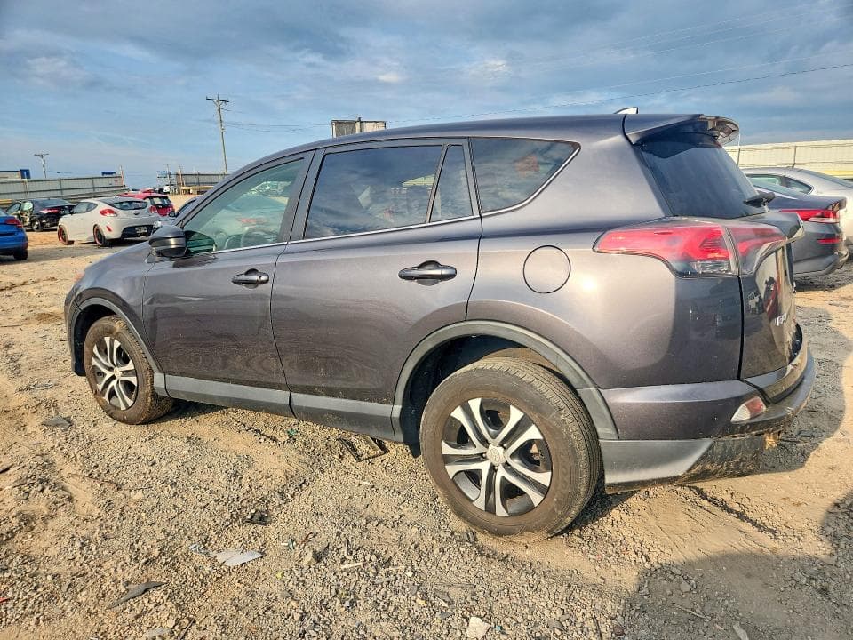 2018 TOYOTA RAV4 LE 2
