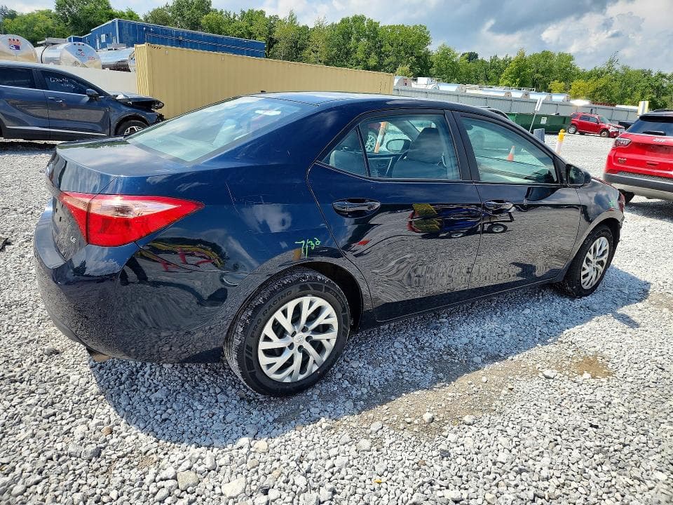 2019 TOYOTA COROLLA LE 3