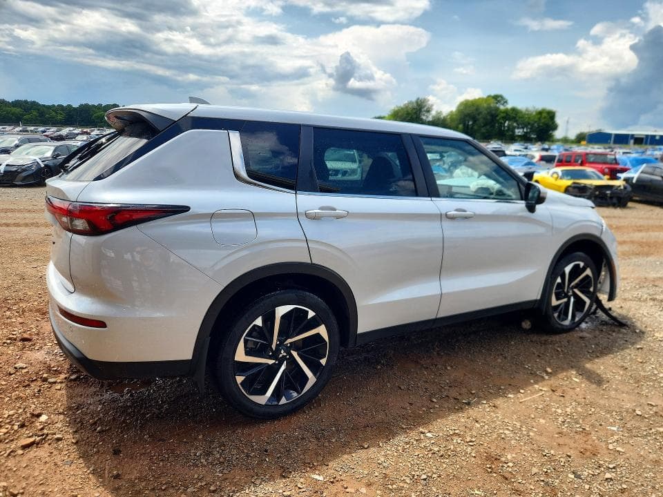2022 MITSUBISHI OUTLANDER ES 3