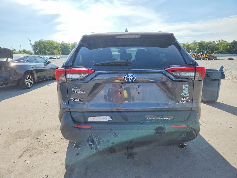 2022 TOYOTA RAV4 XLE 6