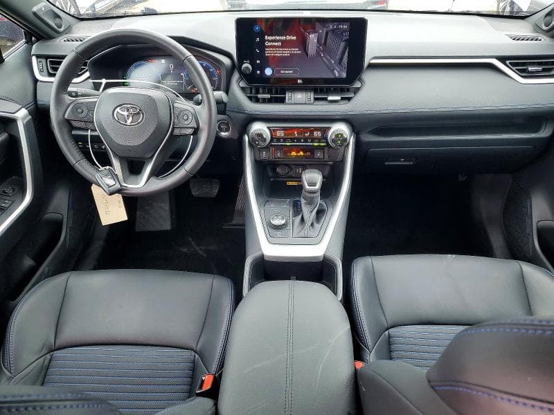 2025 TOYOTA RAV4 XSE 8