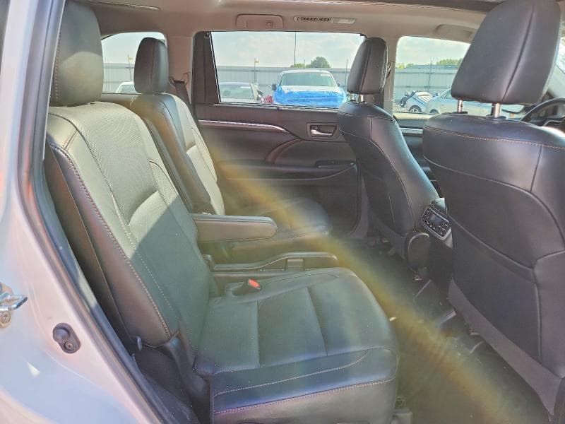 2019 TOYOTA HIGHLANDER LIMITED PLATINUM 11