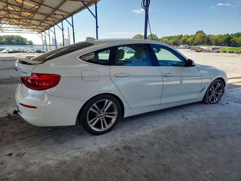 2017 BMW 330 XIGT 3