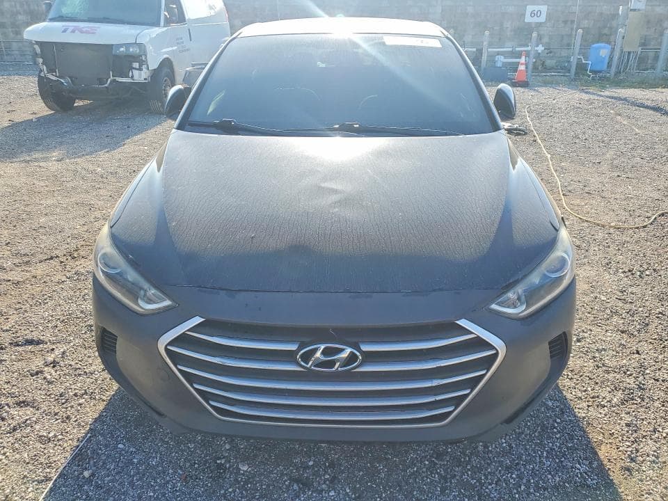 2017 HYUNDAI ELANTRA SE 5