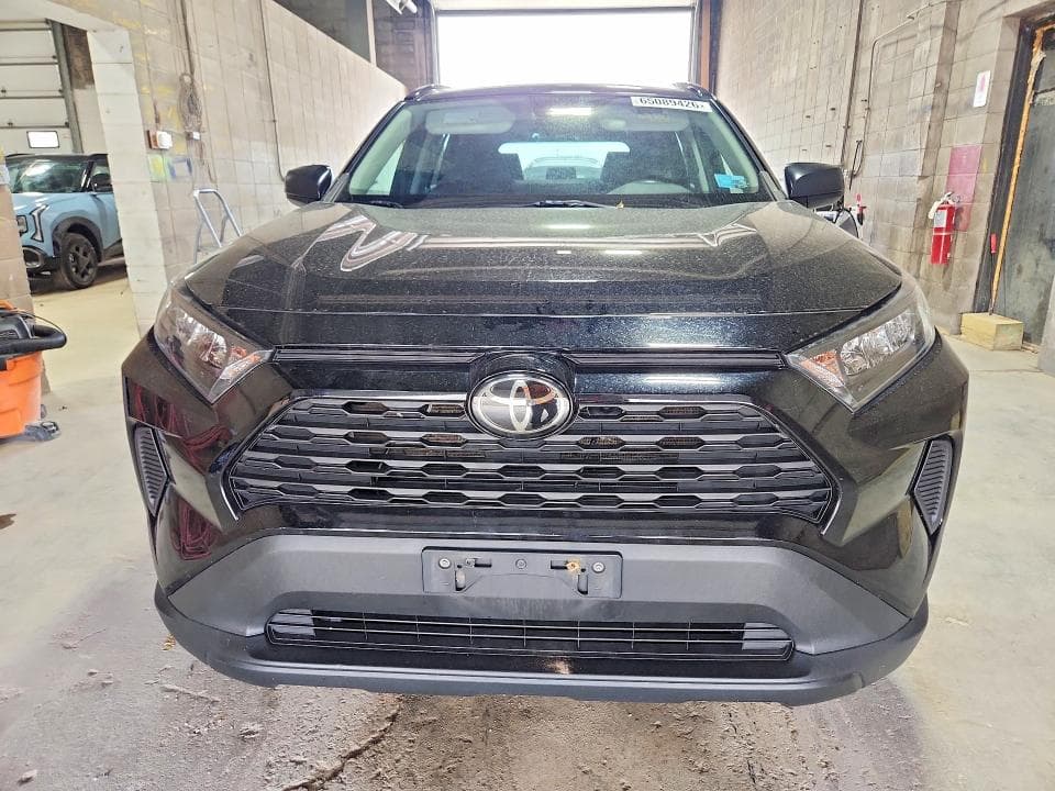2019 TOYOTA RAV4 LE 5