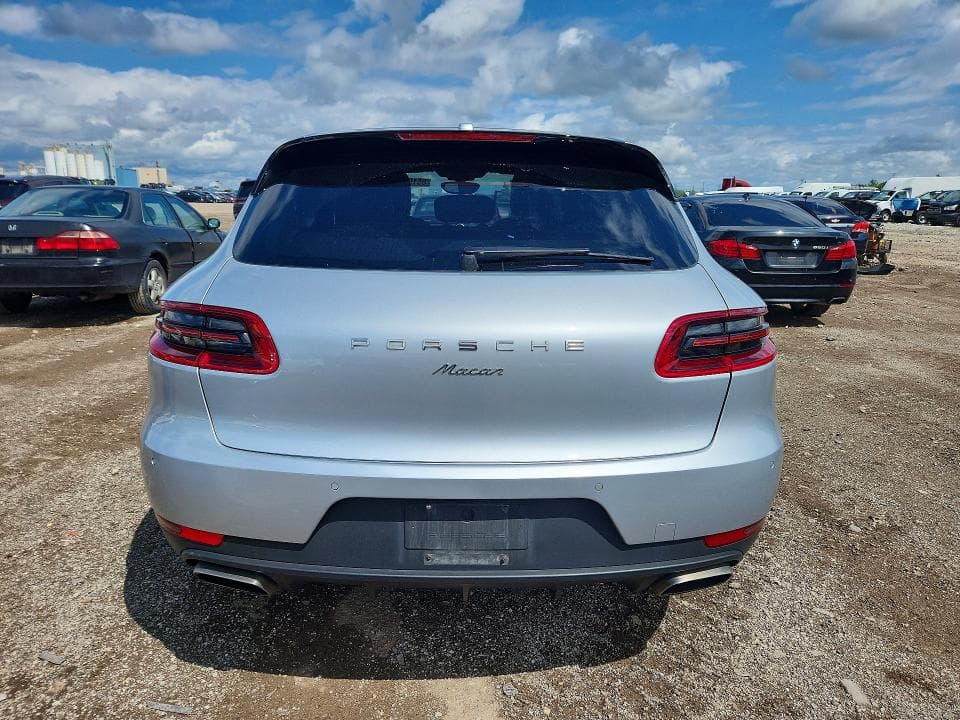 2018 PORSCHE MACAN 6