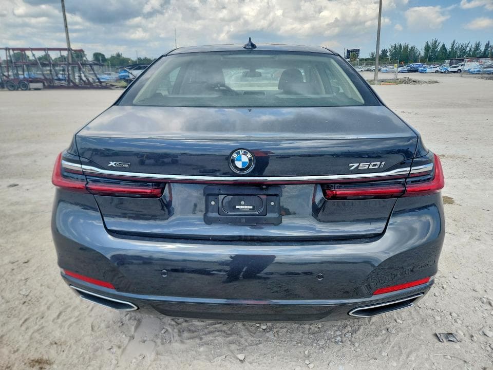 2022 BMW 750 XI 6